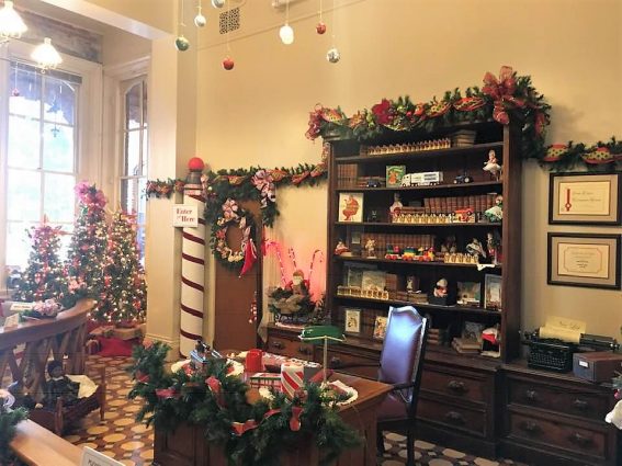 Gallery 1 - Historic Courthouse Holiday Tours